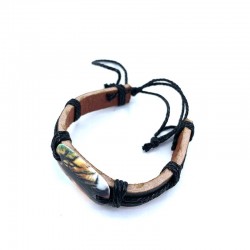Adult bracelet adjustable in black leather and rasta colors.