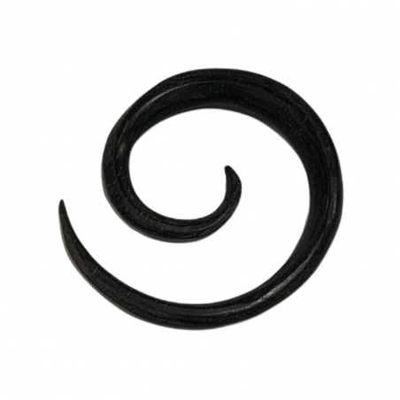 Piercing in Form einer Spirale aus Arengholz.