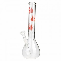 Bong di foglie di cannabis.