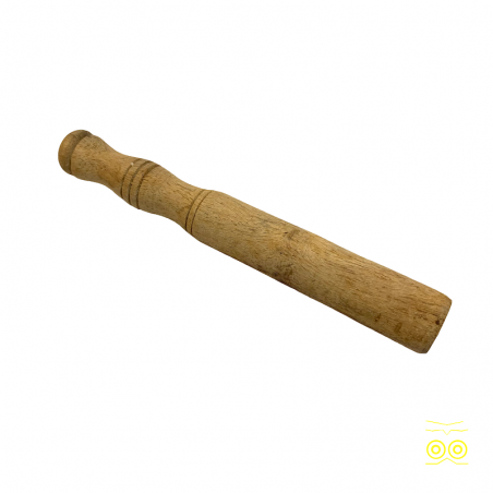 Bâton en bois pour bol tibétain à offrandes.