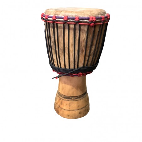 Afrikanische Djembe aus Holz und Ziegenleder.