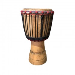Afrikanische Perkussion oder hölzerne Djembe.
