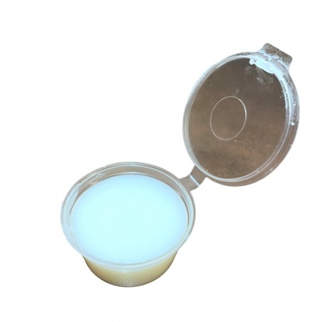 Pot de beurre de karité naturel bio pour tatouage.